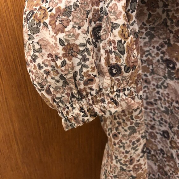 Reitmans - neck tie blouse - beige - floral - flowy - quarter sleeve - XS Petite - Picture 5 of 7